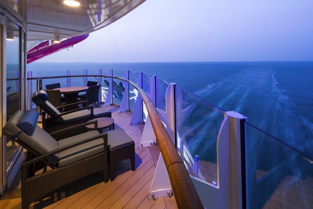 Spacious AquaTheatre Suite - 1 Bedroom